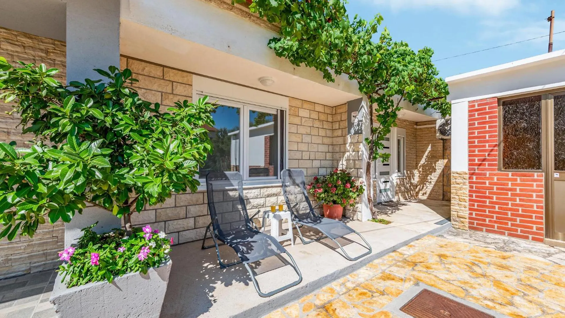 Lovely Home In Seline With House A Mountain View 0*,