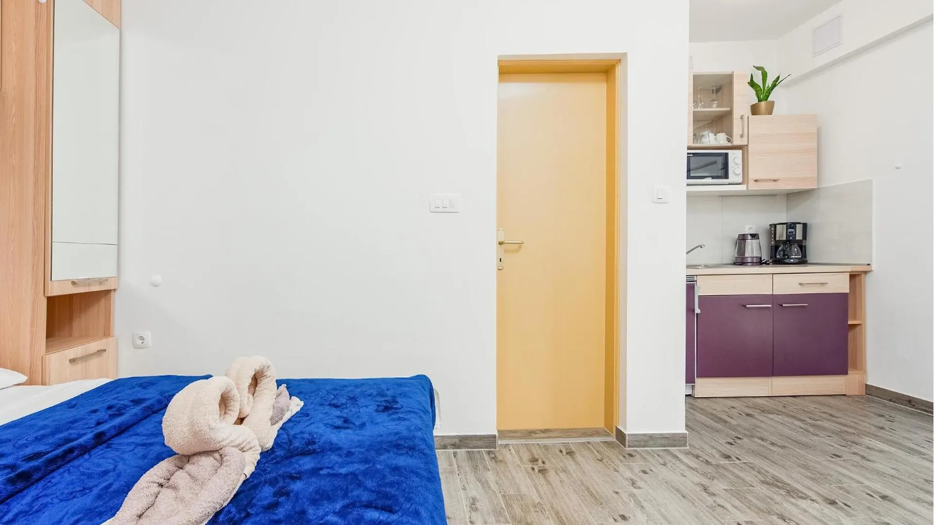 Lovely Home In Seline With House A Mountain View 0*,