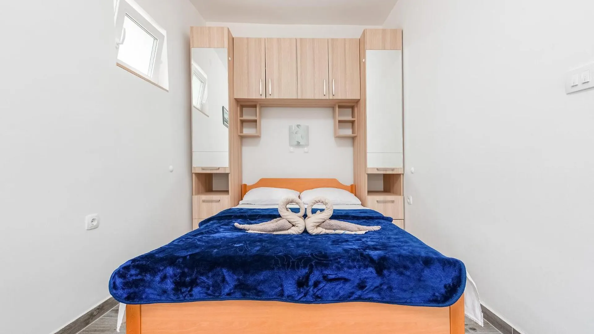 Lovely Home In Seline With House A Mountain View